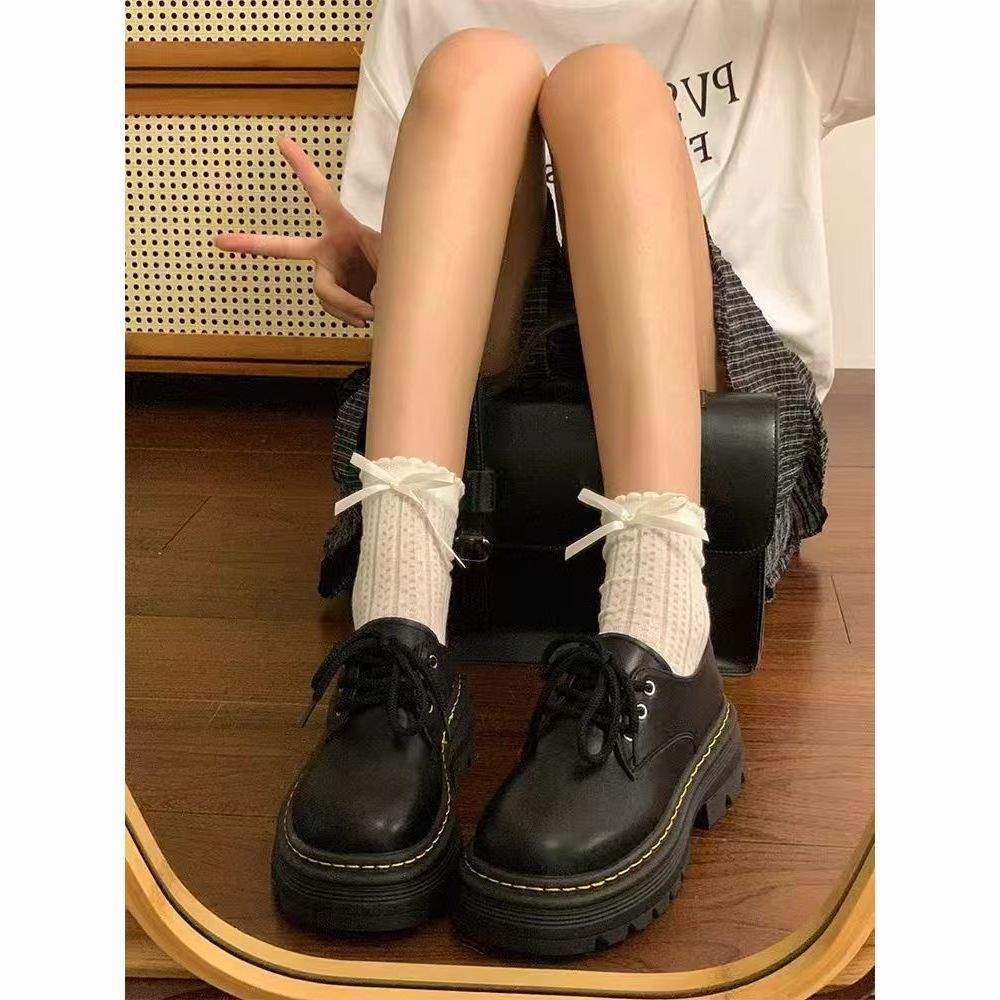 Mocassins Mary Jane noirs en cuir souple à semelle épaisse Voyage Voyage Delias, style britannique, pour l'automne et l'hiver. Mocassins Martin rehaussants en cuir noir, style britannique._voghion.com