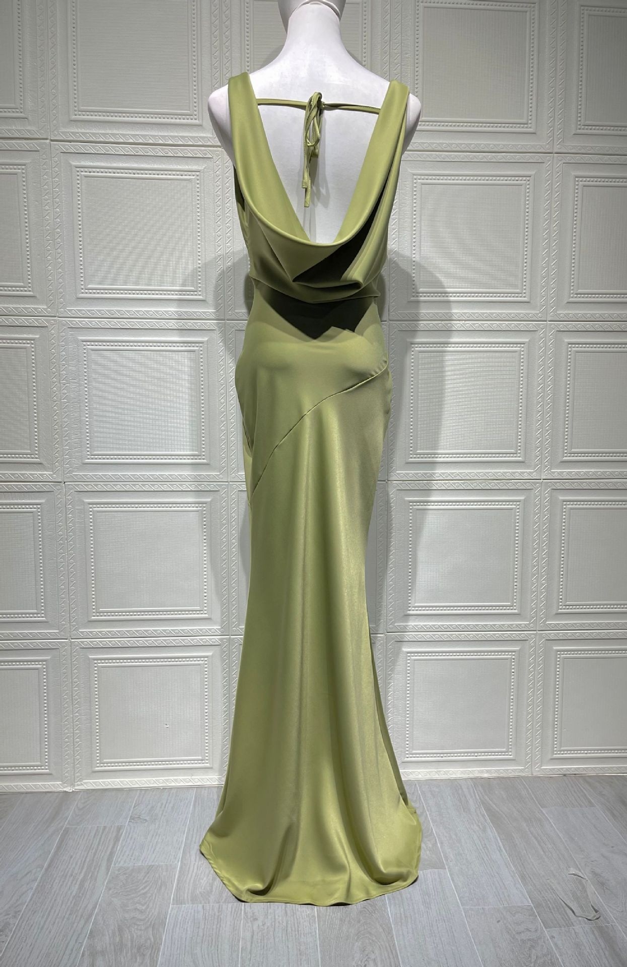 ChicShe ChicShe 2025 European And American Cross-Border New Elegant High-End Satin Slim Fit Bodycon Mermaid Backless Sexy Dress Gown_voghion.com