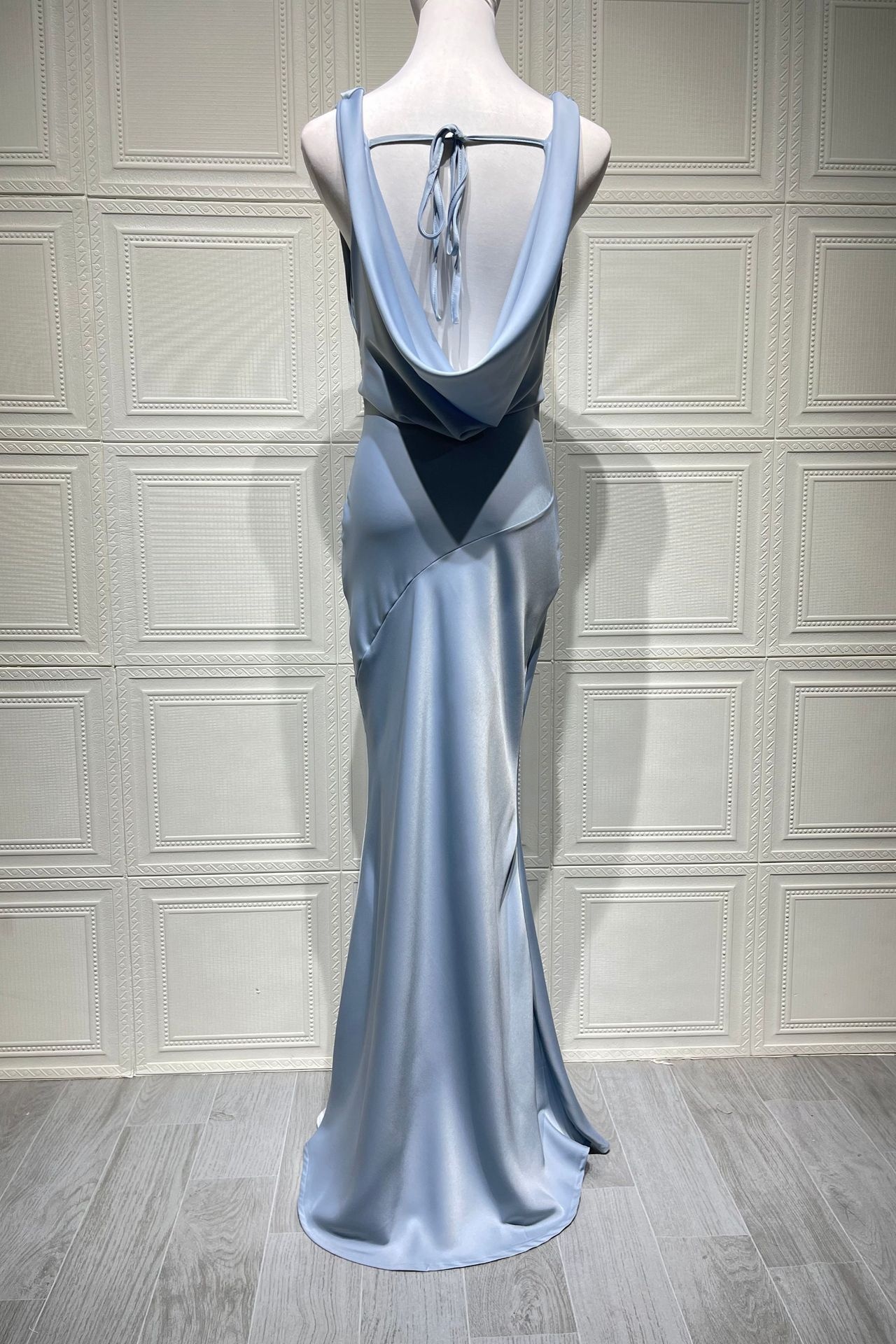 ChicShe ChicShe 2025 European And American Cross-Border New Elegant High-End Satin Slim Fit Bodycon Mermaid Backless Sexy Dress Gown_voghion.com
