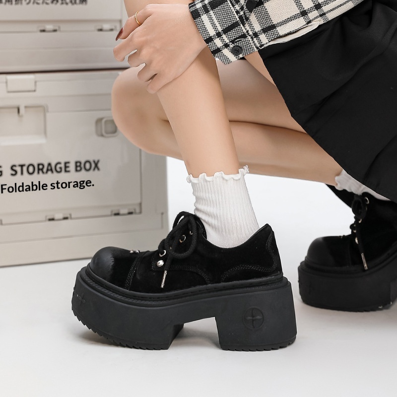 Voyage Voyage En stock Cross Flower Wilderness Derby pour femmes Mocassins à plateforme à semelle épaisse Nouvelles chaussures à lacets à bout unique_voghion.com