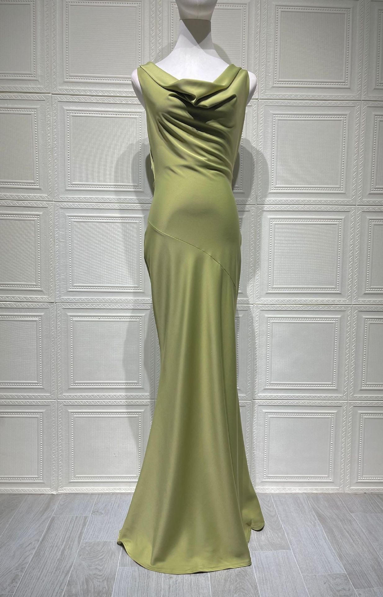 ChicShe ChicShe 2025 European And American Cross-Border New Elegant High-End Satin Slim Fit Bodycon Mermaid Backless Sexy Dress Gown_voghion.com