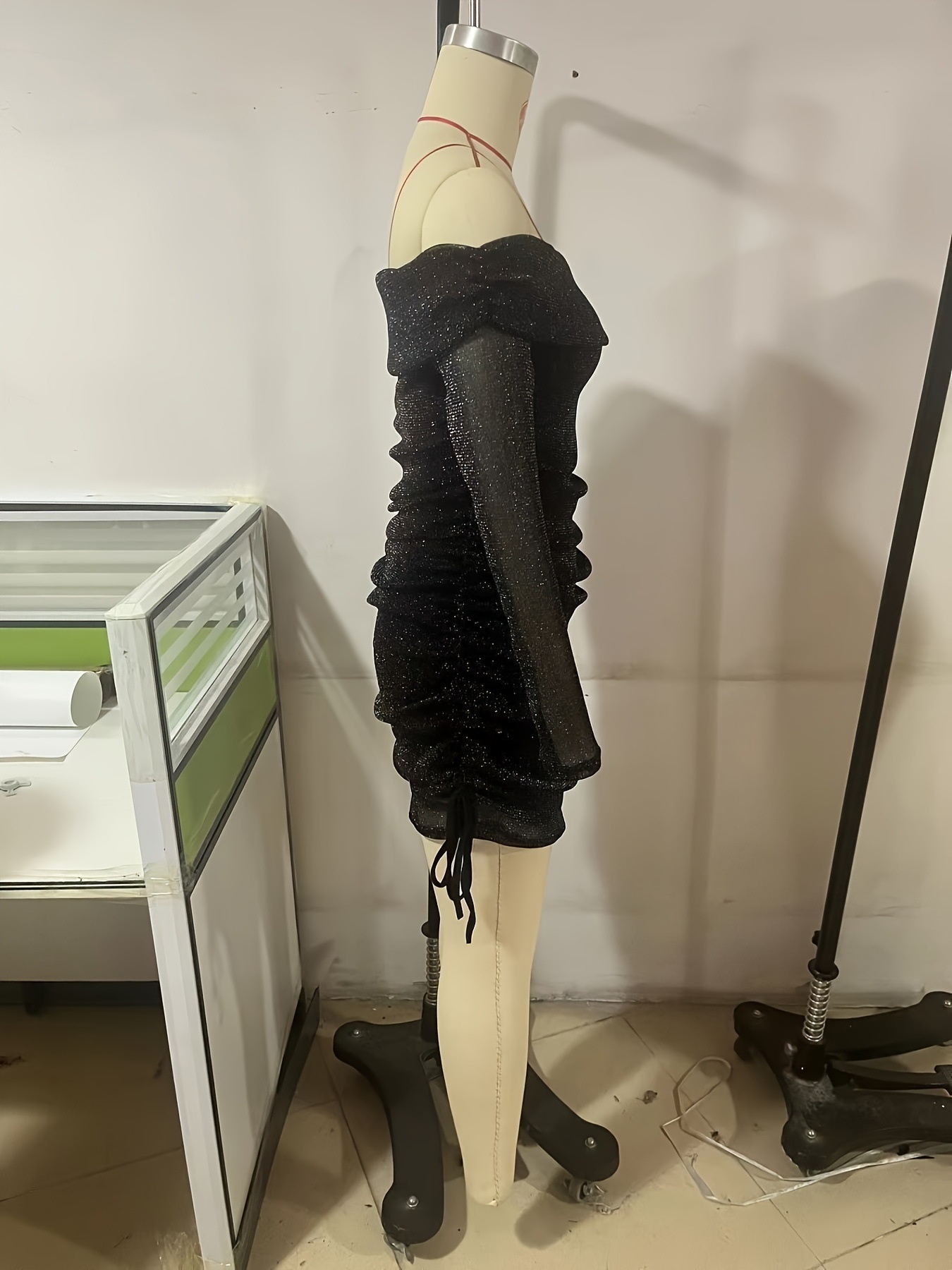 ChicShe ChicShe Off-Shoulder Stretch Long Sleeve New Design Sense Mesh Slim Fit Bodycon Dress_voghion.com