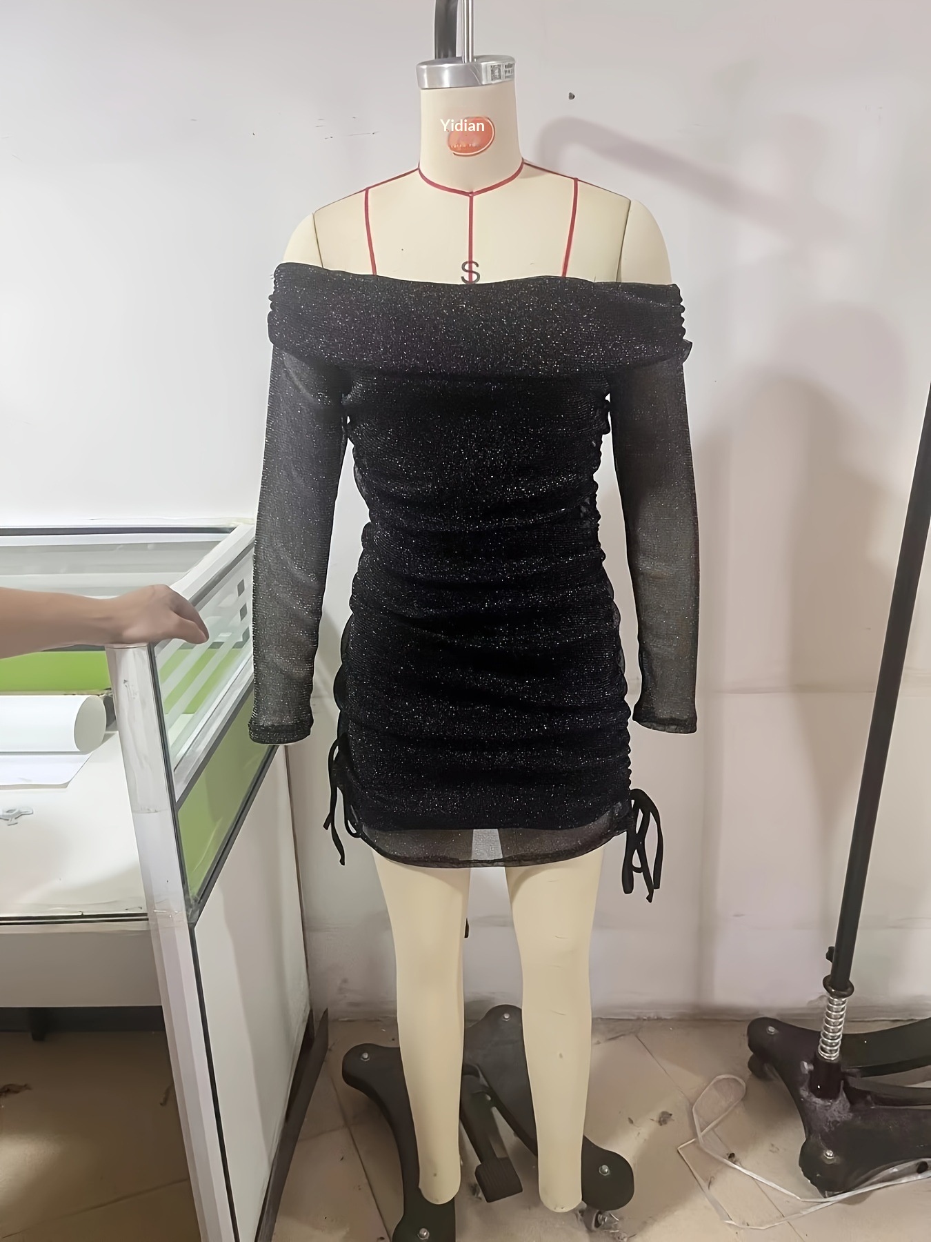 ChicShe ChicShe Off-Shoulder Stretch Long Sleeve New Design Sense Mesh Slim Fit Bodycon Dress_voghion.com