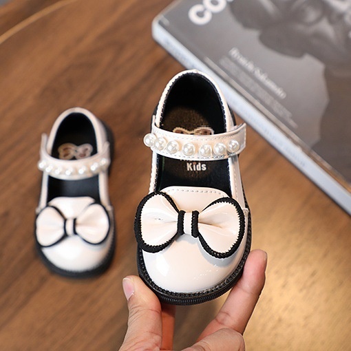 ShoeGlobe ShoeGlobe 2022 Autumn Leather Shoes Winter New Martin Girls' Black Short Toddler Princess Sock Boots_voghion.com