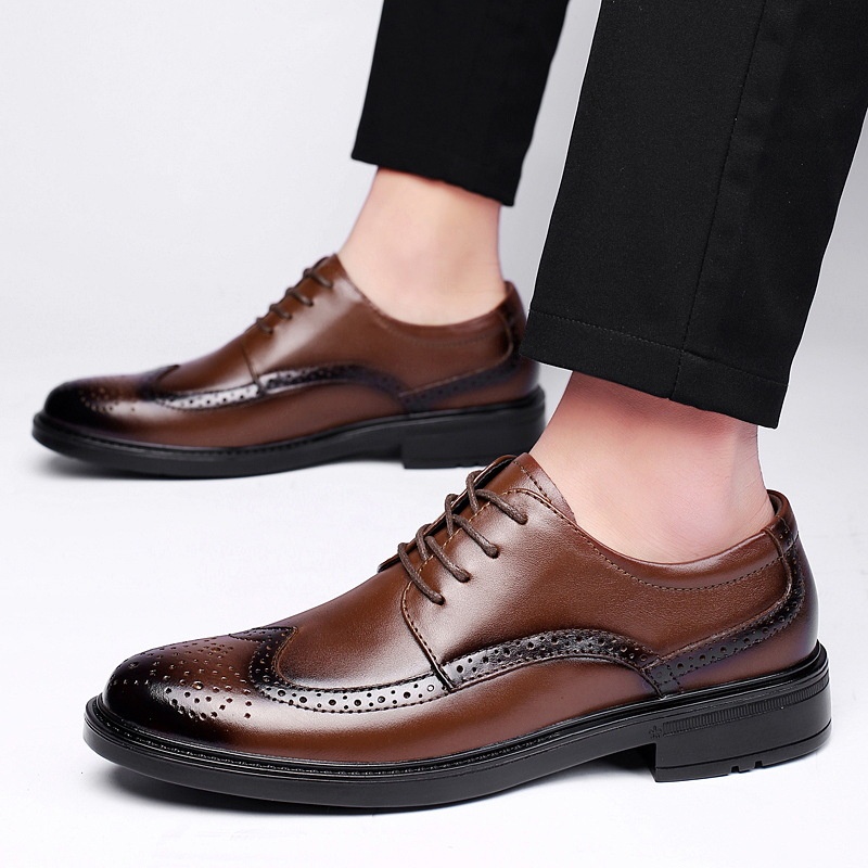 Voyage Herren-Freizeitschuhe aus hochwertigem Rindsleder im britischen Retro-Stil mit poliertem Brogue-Schnitt und geschnitzten Details_voghion.com