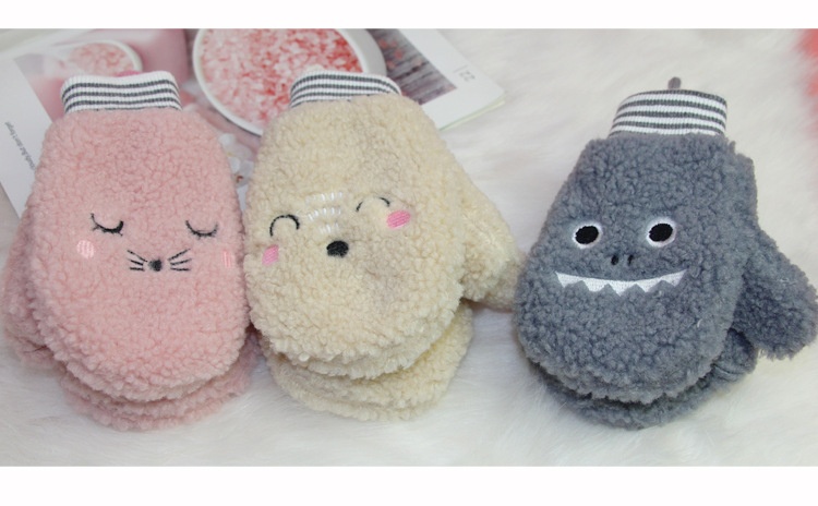 boy Boy Boy 2025 Children's Winter Warm Fleece Gloves With Lanyard Anti-Lost Cartoon Design Unisex Wholesale_voghion.com