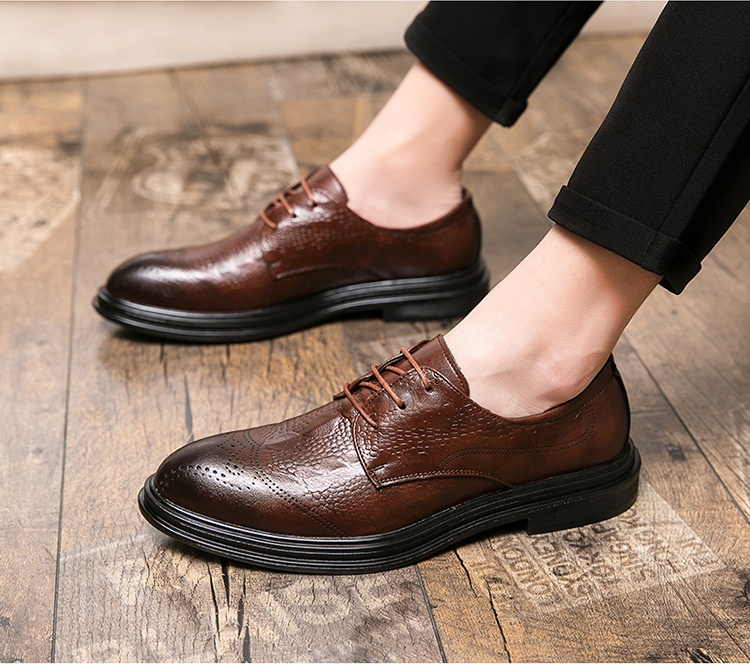 Sapatos casuais masculinos Voyage de cano baixo, bico fino, estilo brogue retrô, em couro, respiráveis e ideais para o outono e inverno._voghion.com