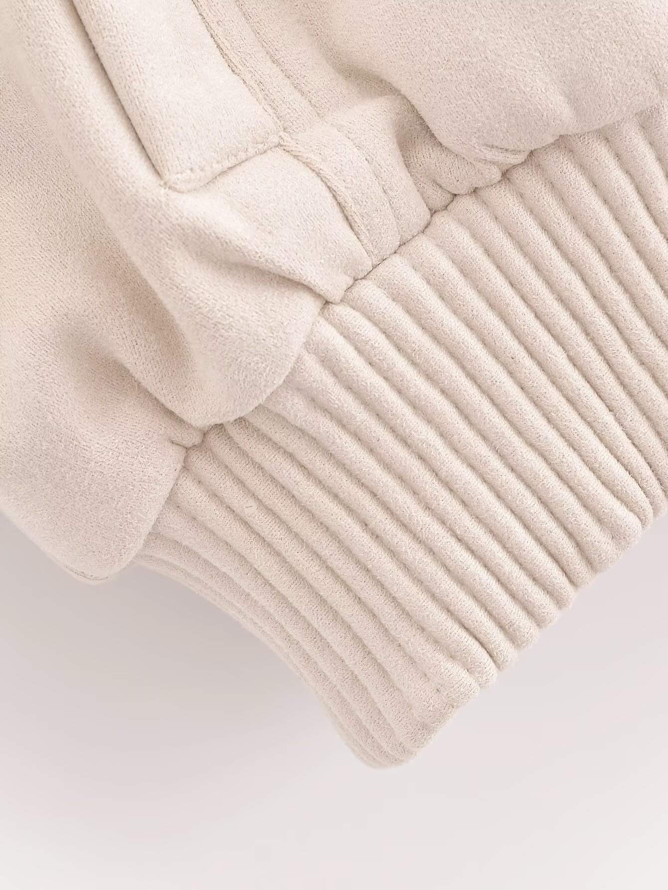 ChicShe 2024 European And American Style Suede Textured Women's Bomber Jacket New Autumn Casual Street Fashion_voghion.com