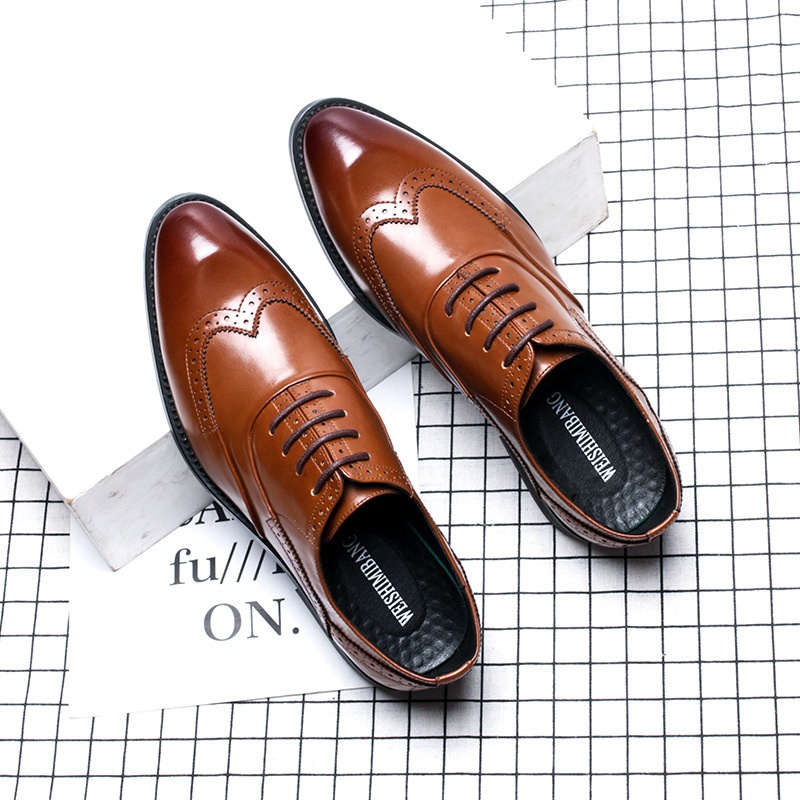 WalkPrime 2024 Novo modelo British Brogue Casual Moderno Respirável e Elegante em Couro com Bico Fino para Negócios Formais_voghion.com