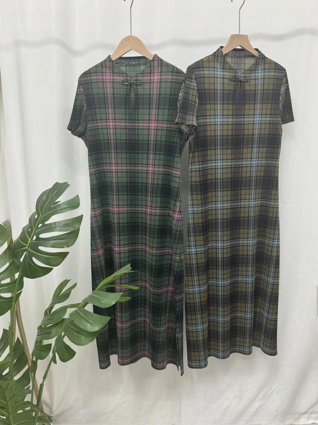 ChicShe ChicShe Chinese Style Improved Cheongsam For Women Summer New Design Sense Elegant Split Bodycon Pleated Long Dress_voghion.com