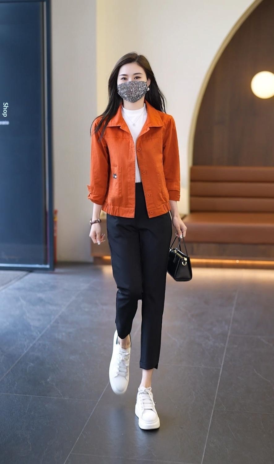 Frühjahr/Herbst 2025: Neue, vielseitige Mode im Slim-Fit-Stil für kleine Frauen – ideal für den Arbeitsalltag. Damenjacke, kurzer Mantel._voghion.com