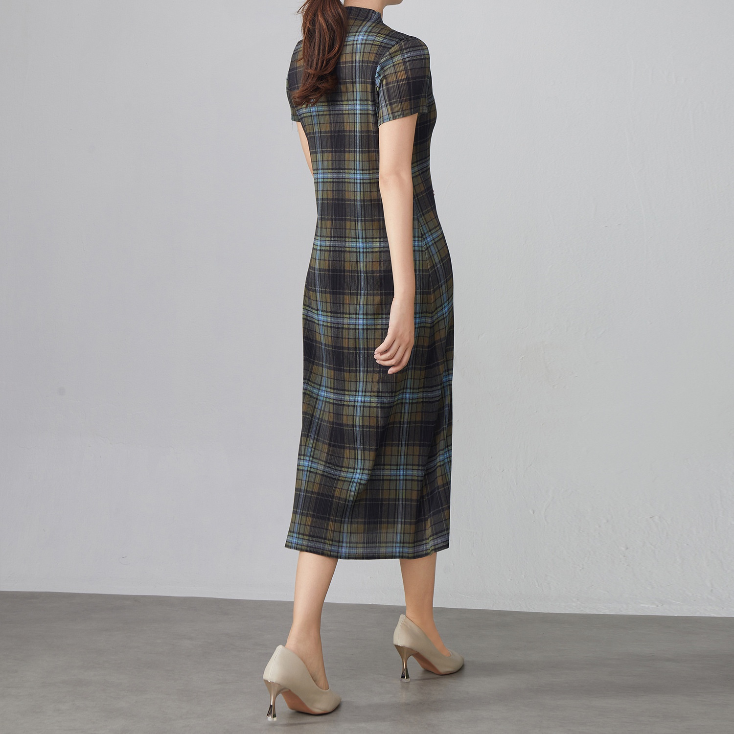 ChicShe ChicShe Chinese Style Improved Cheongsam For Women Summer New Design Sense Elegant Split Bodycon Pleated Long Dress_voghion.com