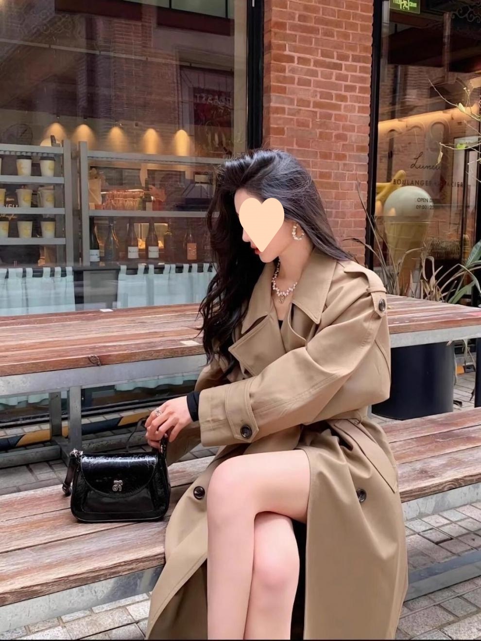 Neuer hochwertiger, kurviger, khakifarbener Mantel im britischen Stil für Frühling/Herbst 2025 – verlängerter, lässig-eleganter Mantel._voghion.com