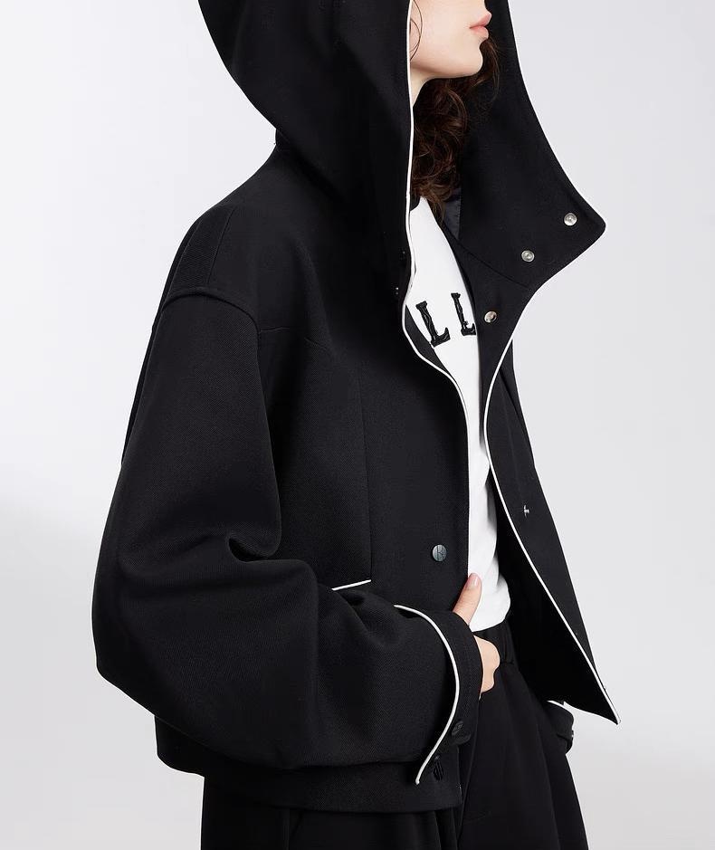 2025 Autumn New High-end Commuting Style Women's Clothing ELLE Black Sheep Wool Contrast Color Hooded Short Coat_voghion.com