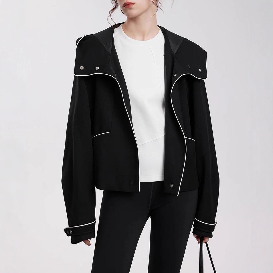 2025 Autumn New High-end Commuting Style Women's Clothing ELLE Black Sheep Wool Contrast Color Hooded Short Coat_voghion.com