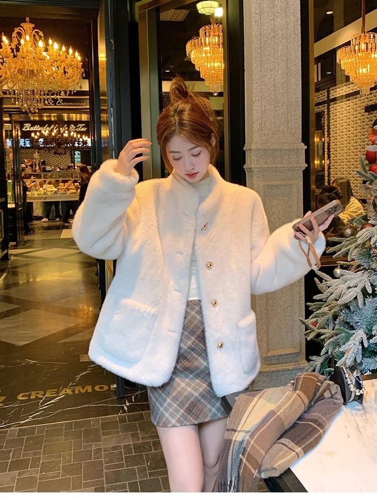 2025 New Thickened Mink Sheepskin One-Piece Women's Clothing For Winter Short Stand Collar Eco-Friendly Fur Coat_voghion.com