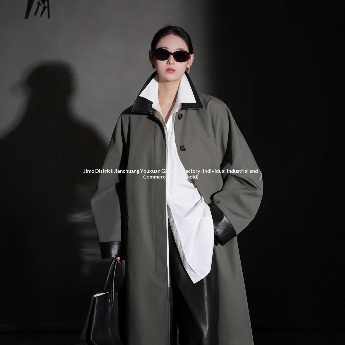 25. Frühjahr/Herbst: Neuer klassischer Retro-Trenchcoat mit lockerer, einreihiger Passform und Patchwork-Kragen – High-End Casual_voghion.com