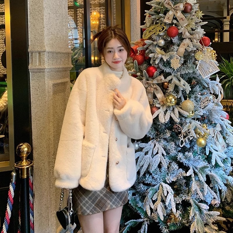 2025 New Thickened Mink Sheepskin One-Piece Women's Clothing For Winter Short Stand Collar Eco-Friendly Fur Coat_voghion.com