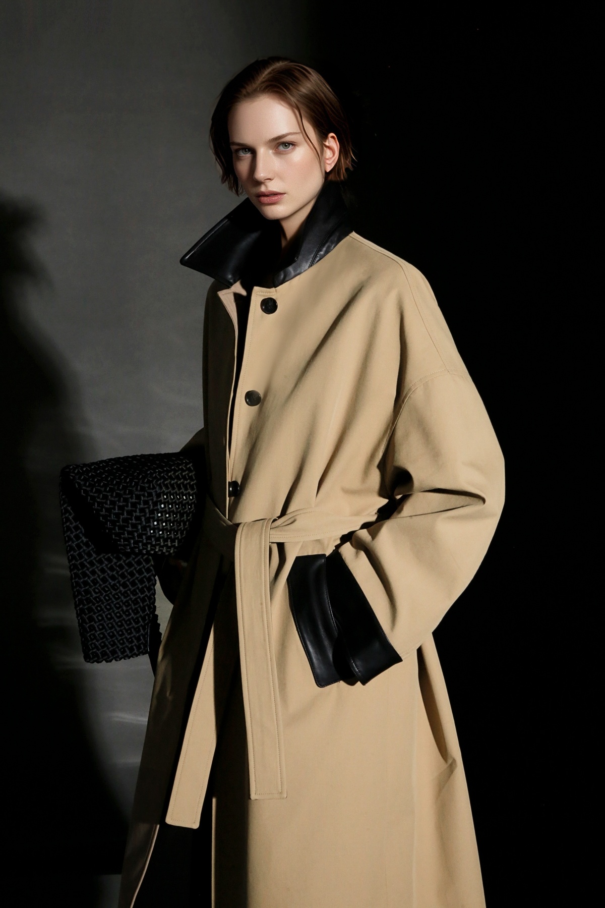 25. Frühjahr/Herbst: Neuer klassischer Retro-Trenchcoat mit lockerer, einreihiger Passform und Patchwork-Kragen – High-End Casual_voghion.com