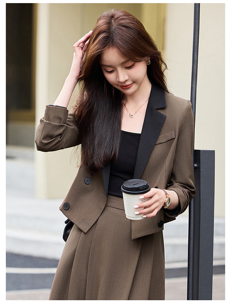 Blazer corto grigio scuro ChicShe da donna, nuovo stile transfrontaliero per primavera e autunno, completo professionale di alta qualità_voghion.com