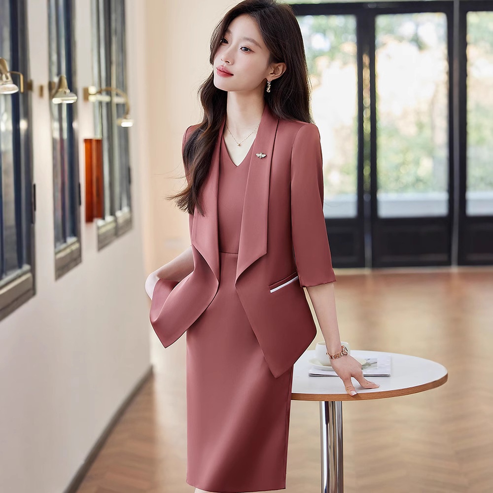 ChicShe Abito da donna rosso con maniche a tre quarti, giacca corta, completo due pezzi, primavera e autunno 2025, nuovo_voghion.com