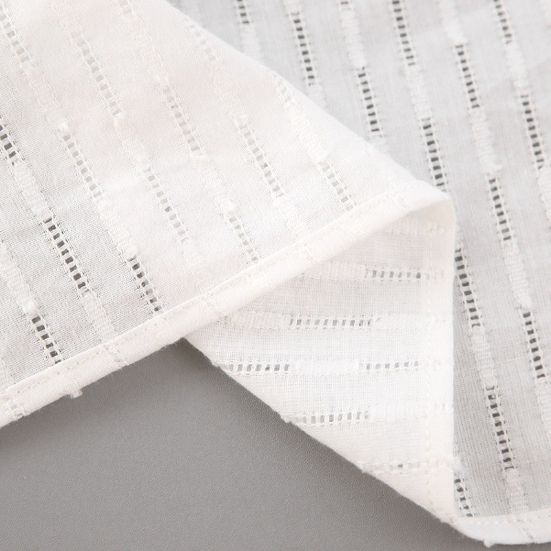 ChicShe Collection Été 2024 - Mode Femme - Style Européen et Américain - Haut Élégant à Manches Bouffantes Jacquard - Short - Design Pratique pour les Déplacements Féminin_voghion.com