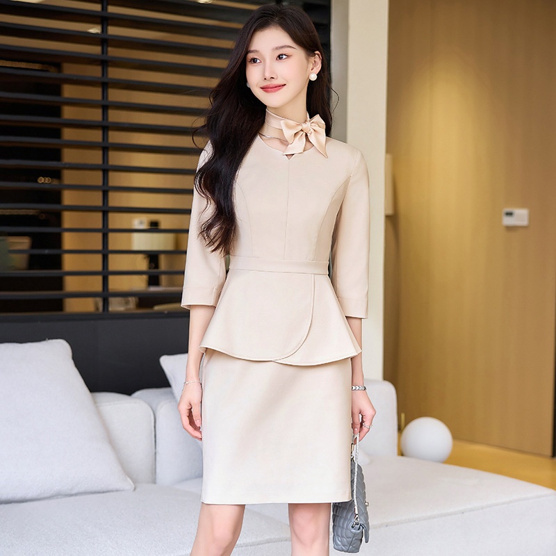 ChicShe 2024 Spring And Autumn New Apricot Color Three-Quarter Sleeve Professional Casual Blazer Women's Pants Skirt Two-Piece_voghion.com