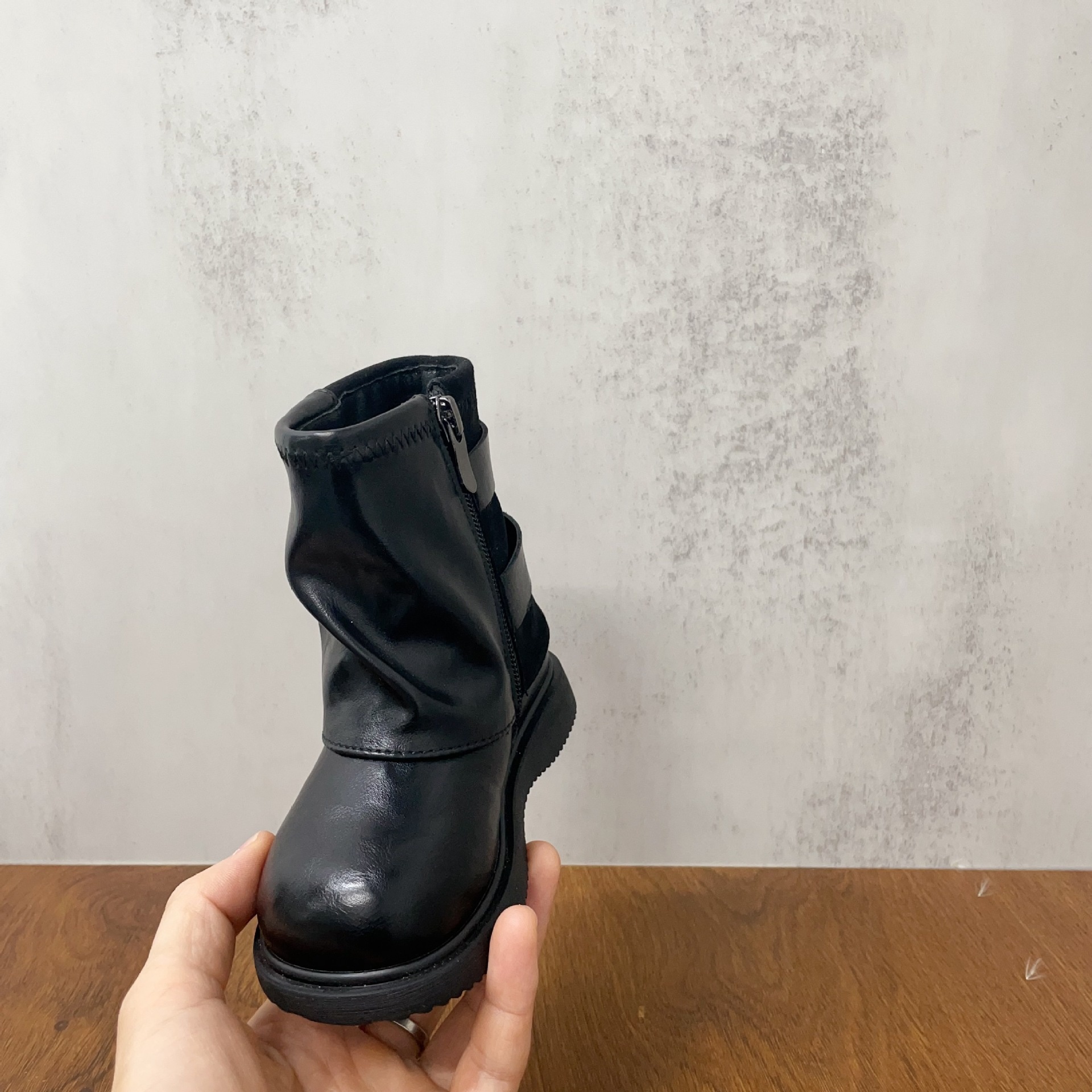 ShoeGlobe Metal Double Buckle Decorated Solid Color Warm Fleece-Lined Denim Slouch 2025 Winter Girls' Small Cotton Boots_voghion.com