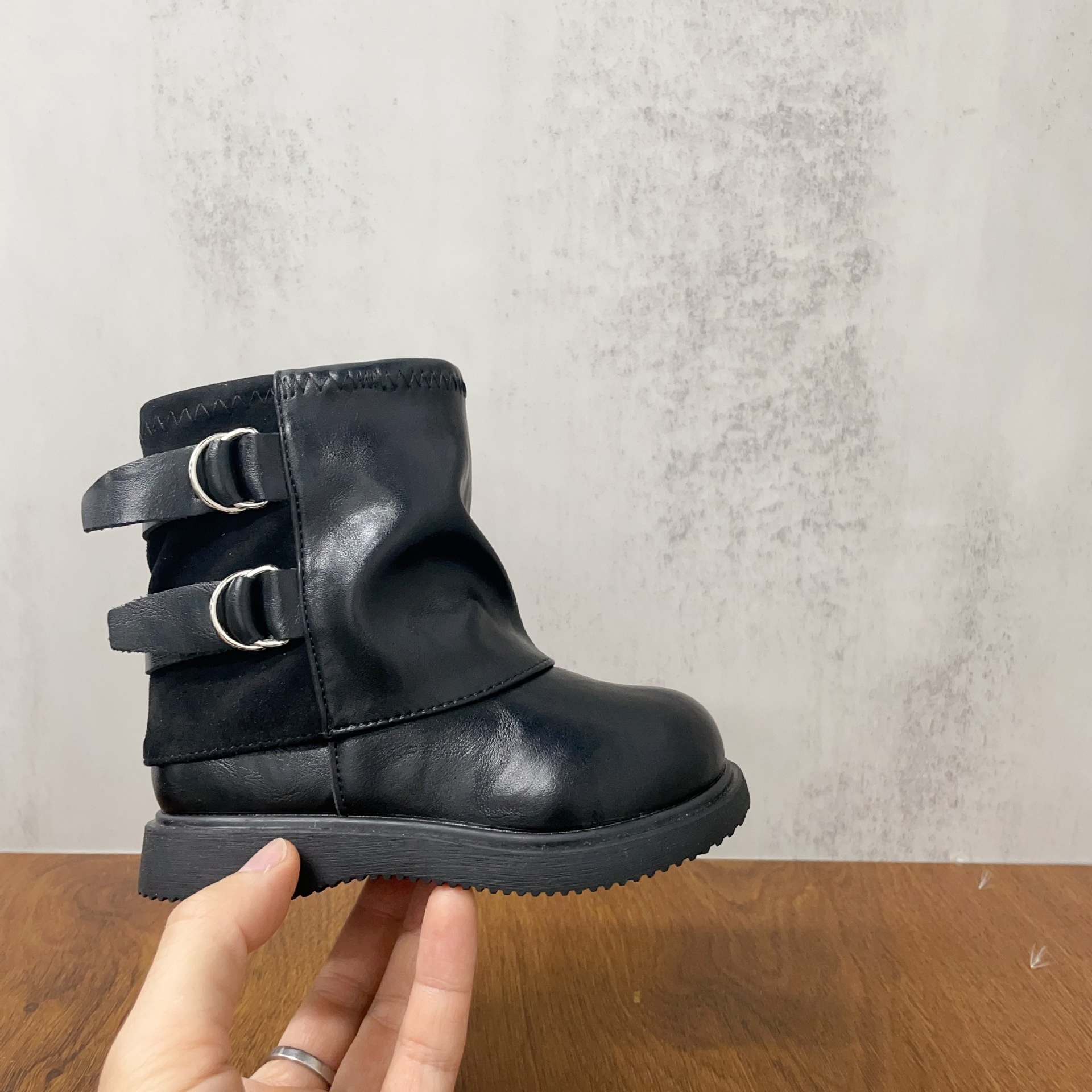 ShoeGlobe Metal Double Buckle Decorated Solid Color Warm Fleece-Lined Denim Slouch 2025 Winter Girls' Small Cotton Boots_voghion.com