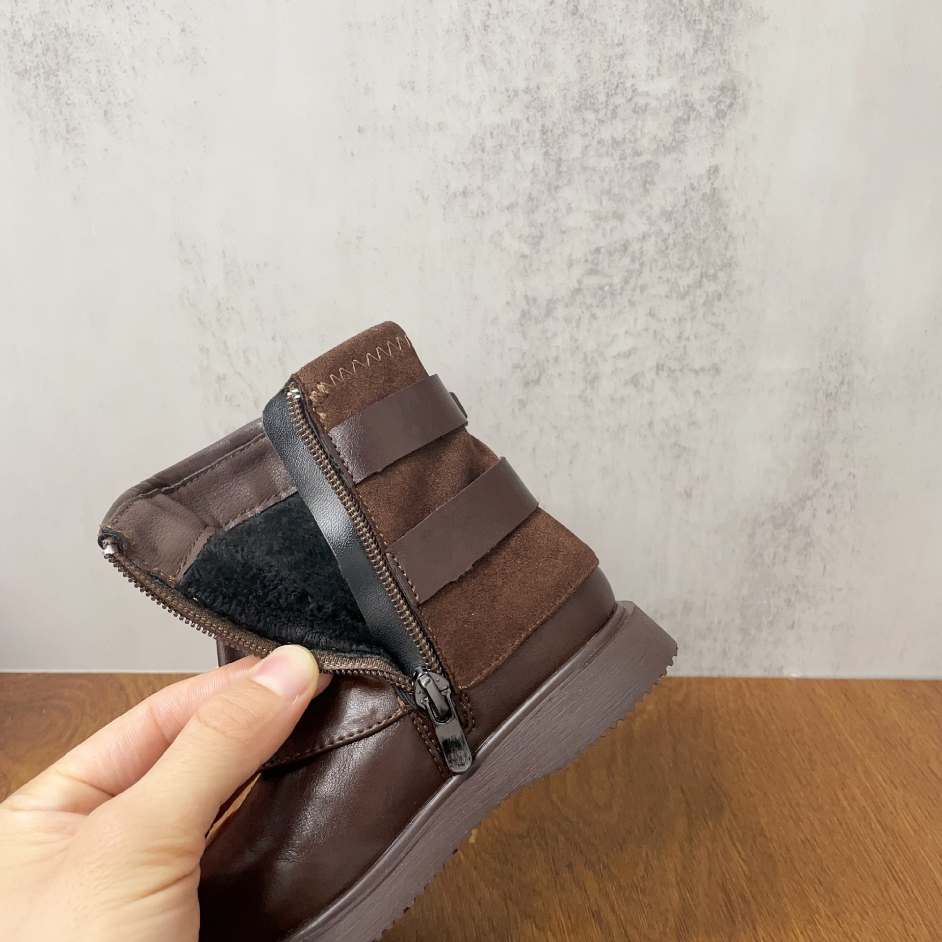 ShoeGlobe Metal Double Buckle Decorated Solid Color Warm Fleece-Lined Denim Slouch 2025 Winter Girls' Small Cotton Boots_voghion.com