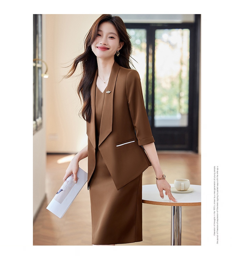 ChicShe Abito da donna rosso con maniche a tre quarti, giacca corta, completo due pezzi, primavera e autunno 2025, nuovo_voghion.com