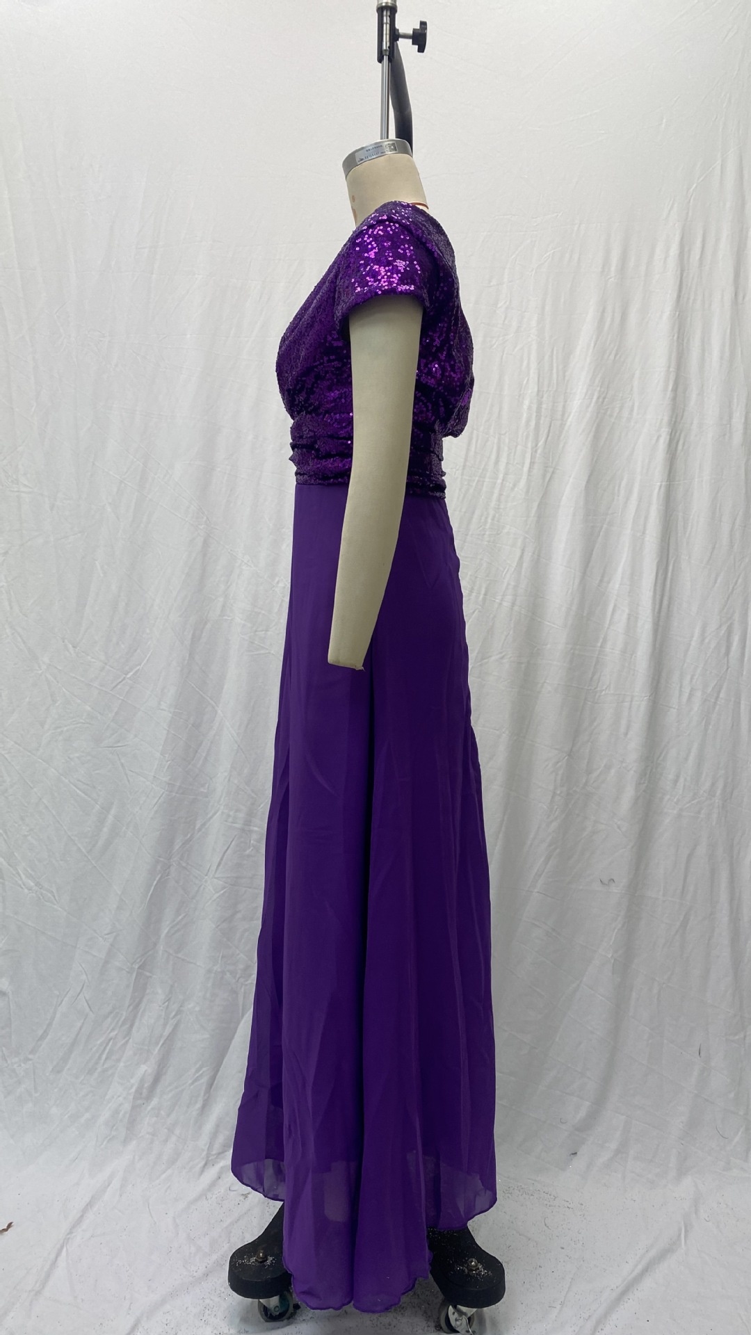 ChicShe 2025 Abito lungo da sera in chiffon patchwork con scollo a V e paillettes, nuovo commercio estero estivo_voghion.com