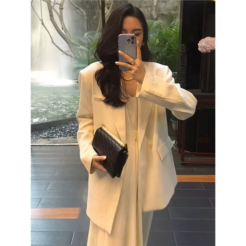 ChicShe Abito di alta gamma per donna 2025 Primavera e Autunno Nuovo abito casual con spalline Blazer Elegante set di due pezzi snellente_voghion.com