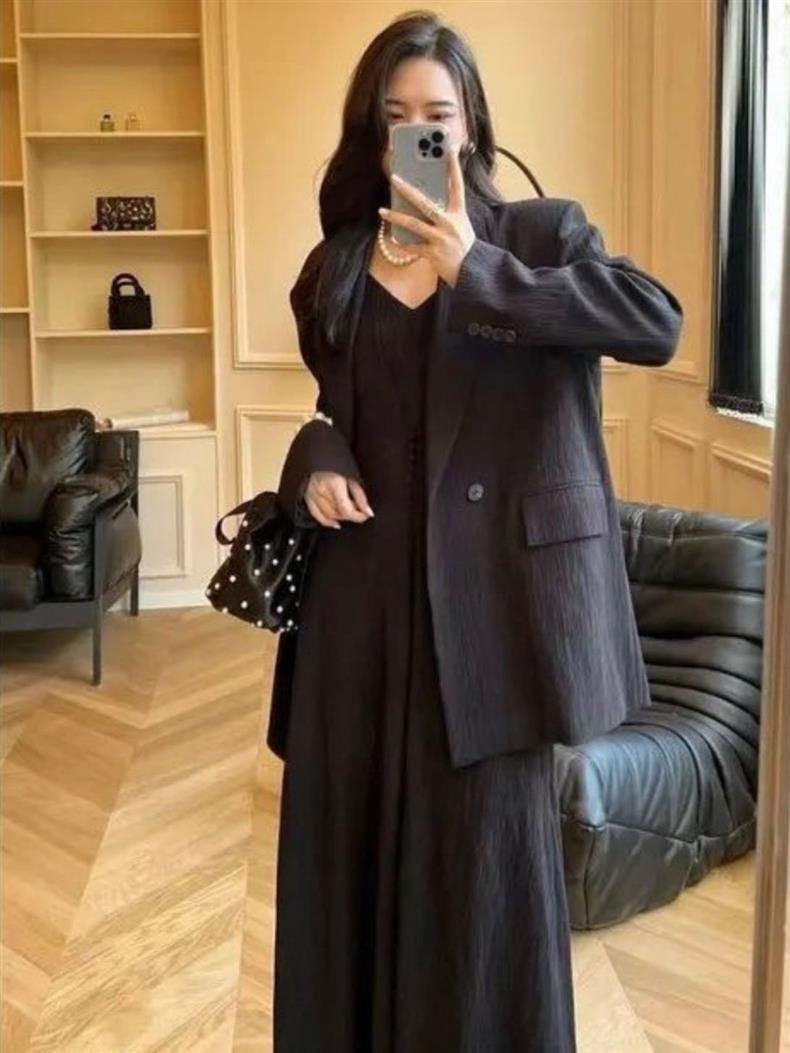 ChicShe Abito di alta gamma per donna 2025 Primavera e Autunno Nuovo abito casual con spalline Blazer Elegante set di due pezzi snellente_voghion.com