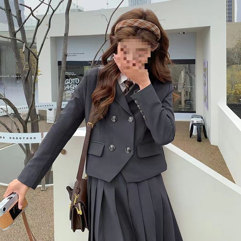 Sukienka garniturowa ChicShe Academy 2025 Wiosna Jesień Nowy modny styl uliczny Wywiad Marynarka mundurowa JK dla kobiet_voghion.com