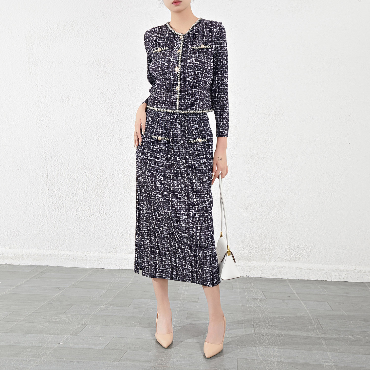 ChicShe Miyake Style Elegant Socialite Short Coat For Women European Goods 2023 Autumn New High-end Pleated Two-piece Set_voghion.com