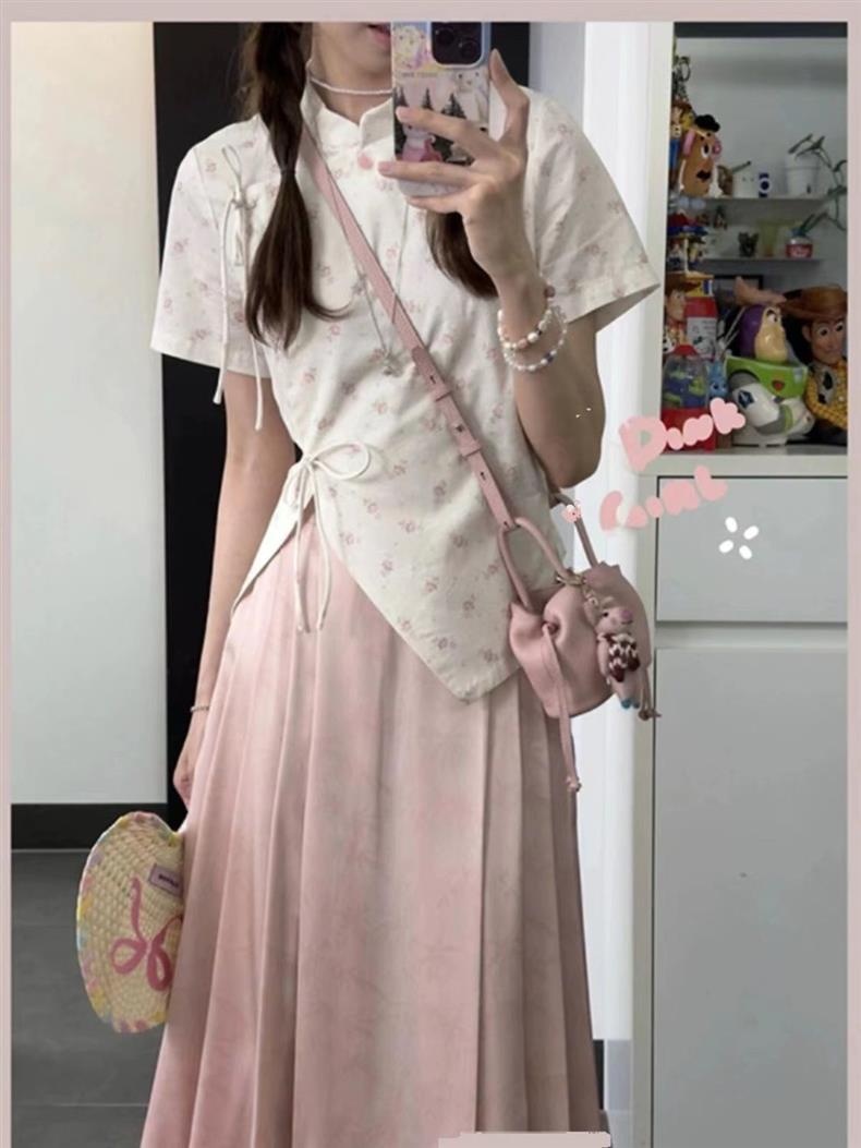 ChicShe Two-Piece New Chinese Style Floral Stand Collar Shirt For Women + Pink Bamboo Pleated Skirt Set_voghion.com
