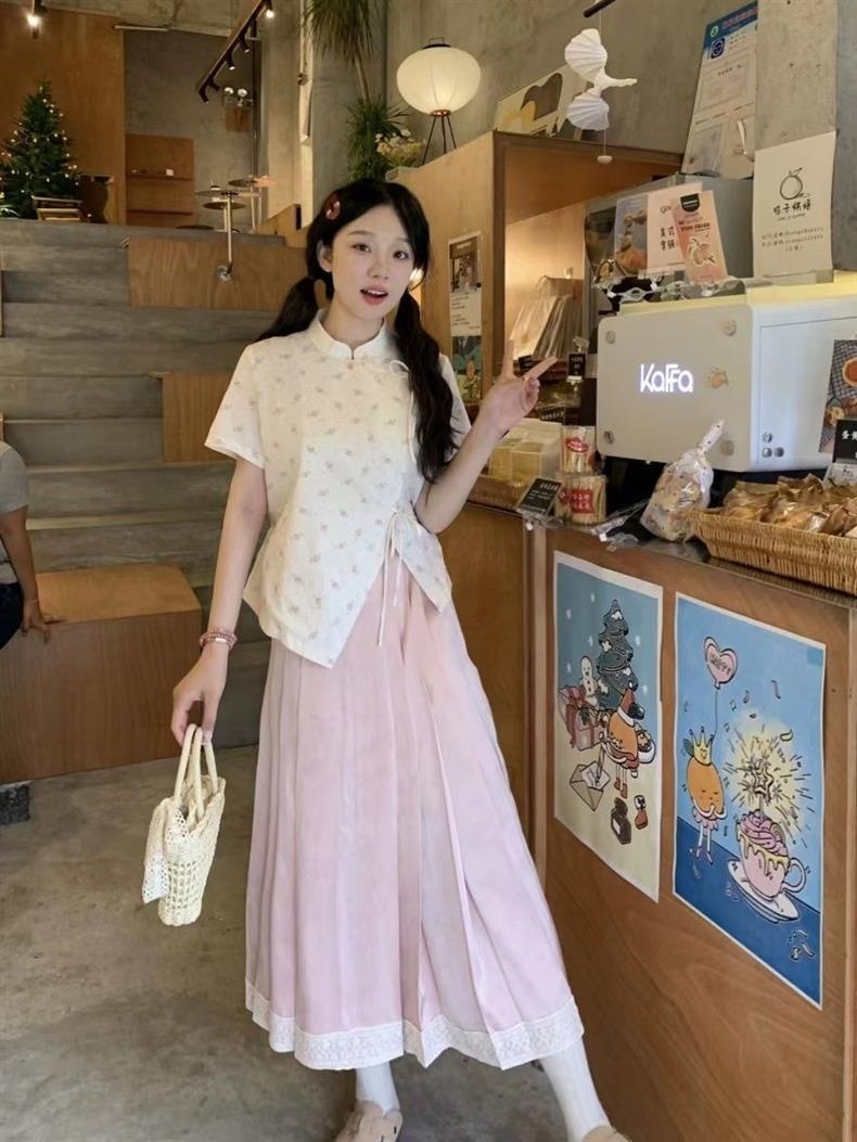 ChicShe Two-Piece New Chinese Style Floral Stand Collar Shirt For Women + Pink Bamboo Pleated Skirt Set_voghion.com