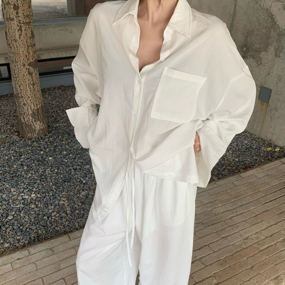 ChicShe Chemise polo blanche à col polo, coupe ample, pantalon large, ensemble deux pièces tendance été décontracté pour femme_voghion.com