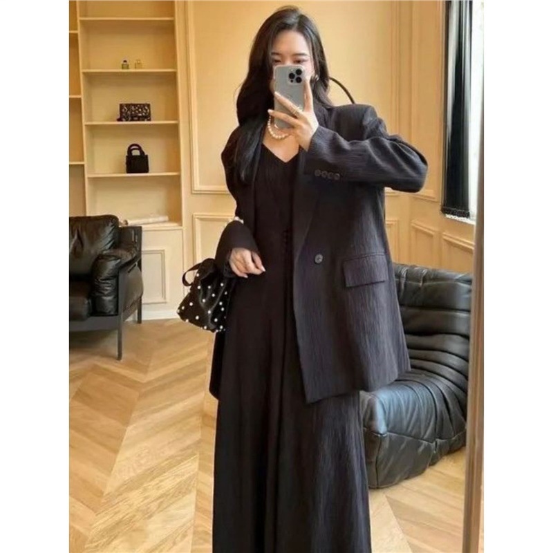 ChicShe Abito di alta gamma per donna 2025 Primavera e Autunno Nuovo abito casual con spalline Blazer Elegante set di due pezzi snellente_voghion.com