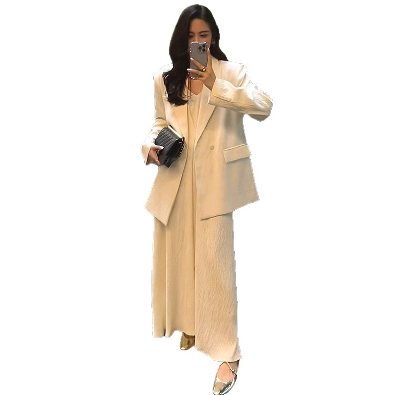 ChicShe Abito di alta gamma per donna 2025 Primavera e Autunno Nuovo abito casual con spalline Blazer Elegante set di due pezzi snellente_voghion.com