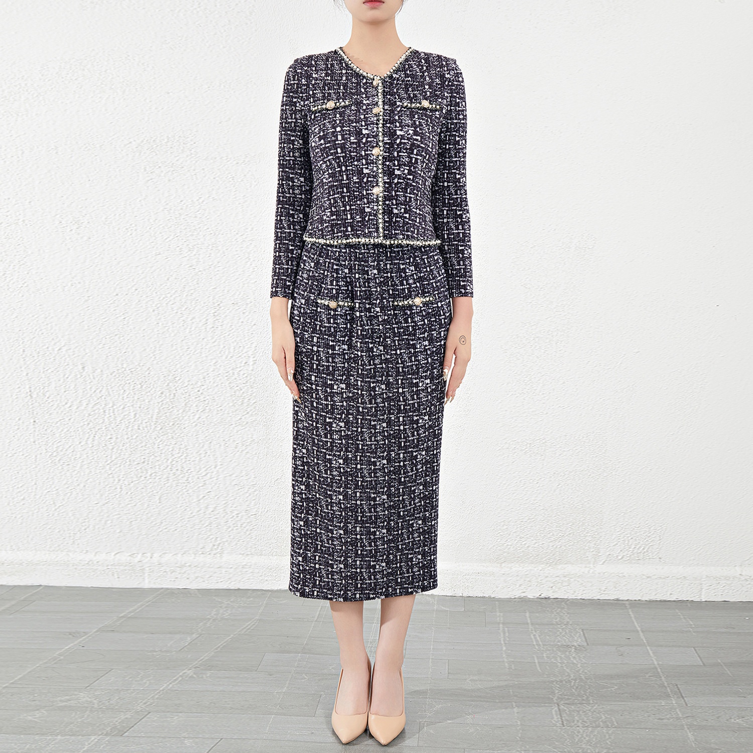 ChicShe Miyake Style Elegant Socialite Short Coat For Women European Goods 2023 Autumn New High-end Pleated Two-piece Set_voghion.com