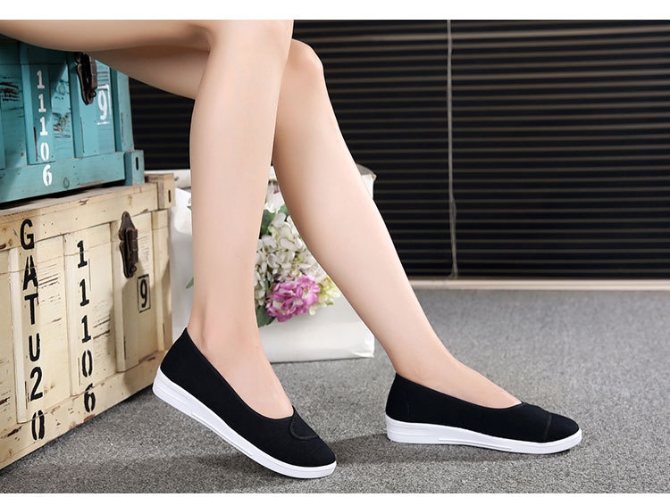 ShoeGlobe Damen-Slipper „Nurse“ aus altem Pekinger Stoff mit weicher Sohle, atmungsaktiv und ermüdungsfrei, weiß/schwarz._voghion.com