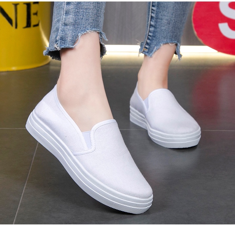 ShoeGlobe Nurse Damenschuhe, flache, rutschfeste, atmungsaktive und vielseitige weiße Freizeitschuhe im Vintage-Look aus Peking_voghion.com