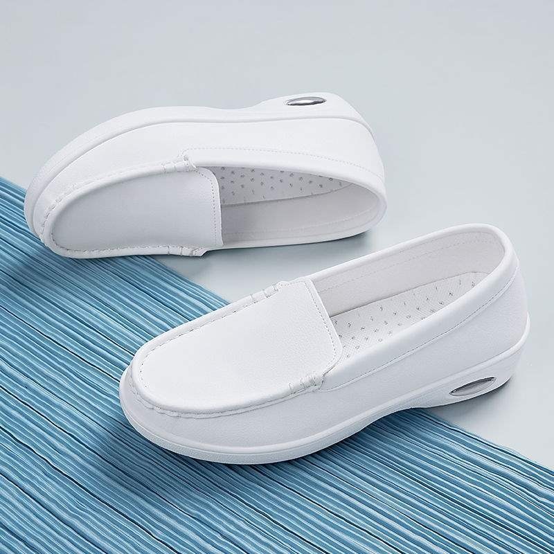 ShoeGlobe präsentiert neue Modelle für Krankenschwestern im medizinischen Bereich: Atmungsaktive, rutschfeste und gepolsterte Arbeitsschuhe mit dicker Sohle für bequeme Freizeit._voghion.com