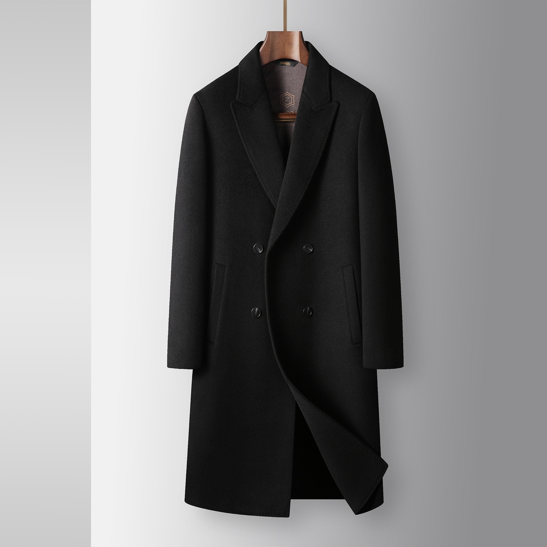Manteau long d'automne-hiver pour homme, 100 % laine, col à revers pointus, doublure amovible en duvet d'oie, idéal pour les jeunes professionnels d'âge mûr. Chaud et confortable._voghion.com