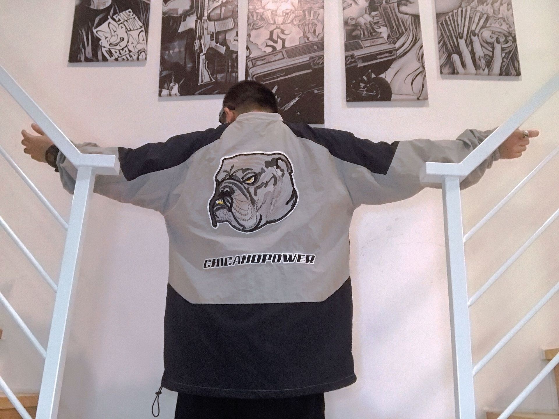 Damenmode Damen Dünner Old-School American Hip-Hop Streetdance Trenchcoat mit Bully Dog Kopfstickerei Essential Casual V_voghion.com