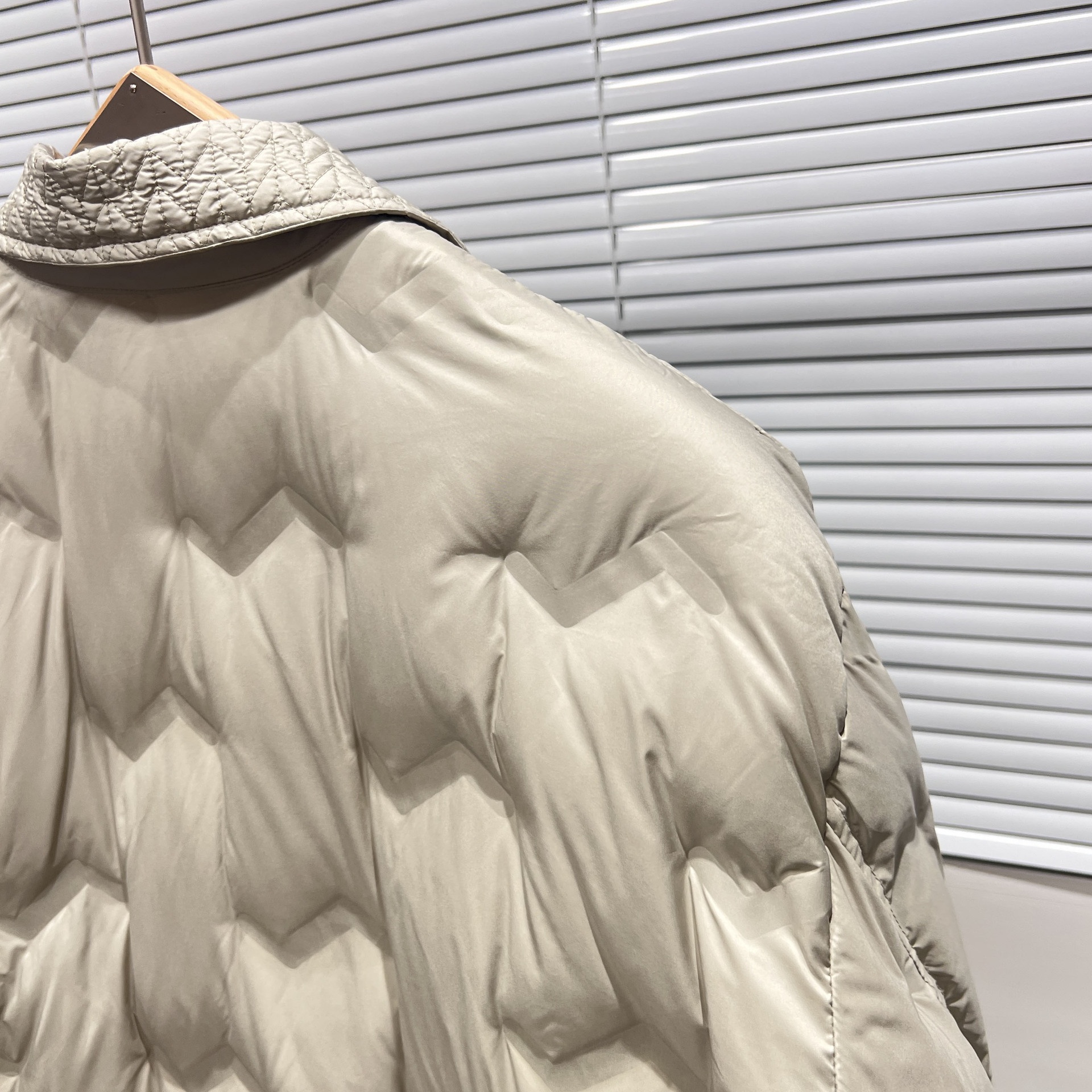 boy 2024 New Cold-Proof Shirt Wheat Ear Pattern Splicing Small Turn-Down Collar Thin Trendy Men's Down Jacket Coat_voghion.com