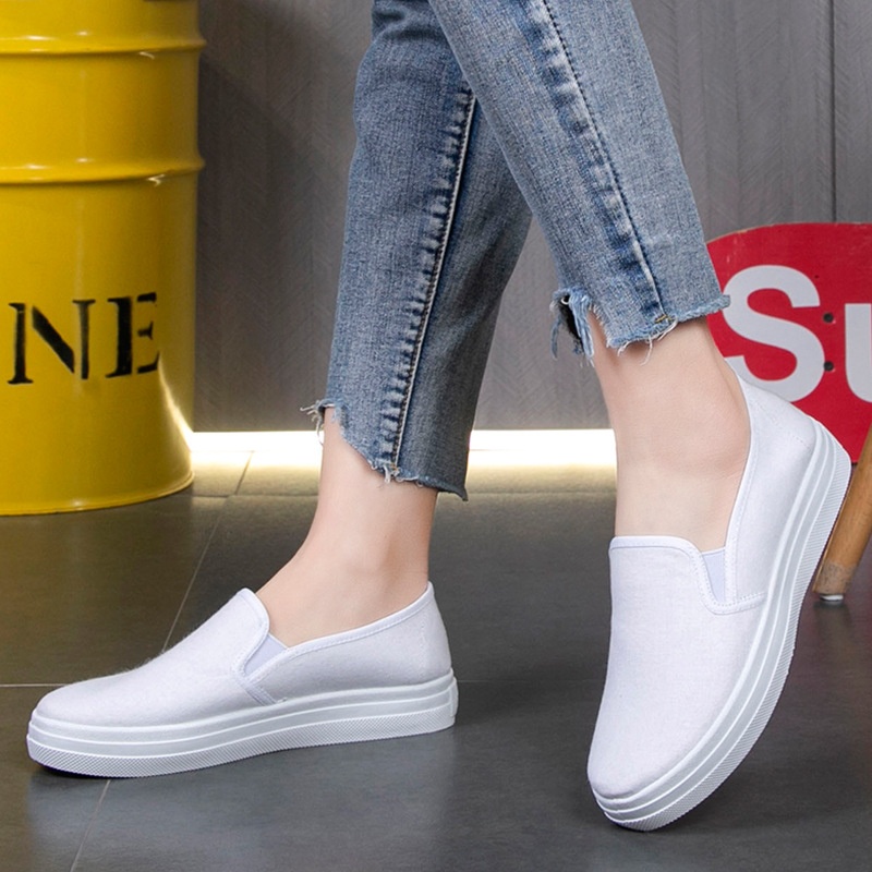 ShoeGlobe Nurse Damenschuhe, flache, rutschfeste, atmungsaktive und vielseitige weiße Freizeitschuhe im Vintage-Look aus Peking_voghion.com