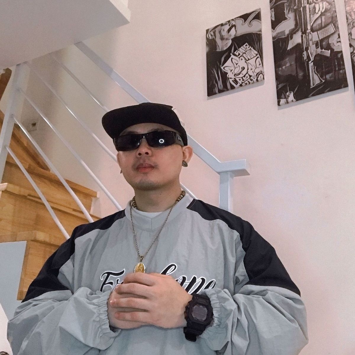 Damenmode Damen Dünner Old-School American Hip-Hop Streetdance Trenchcoat mit Bully Dog Kopfstickerei Essential Casual V_voghion.com